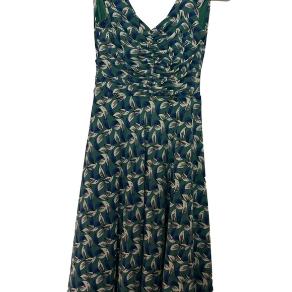 BODIN dress Faux wrap draped  bodice.Rouching in the back.  Full skirt. Lined - Picture 5 of 10